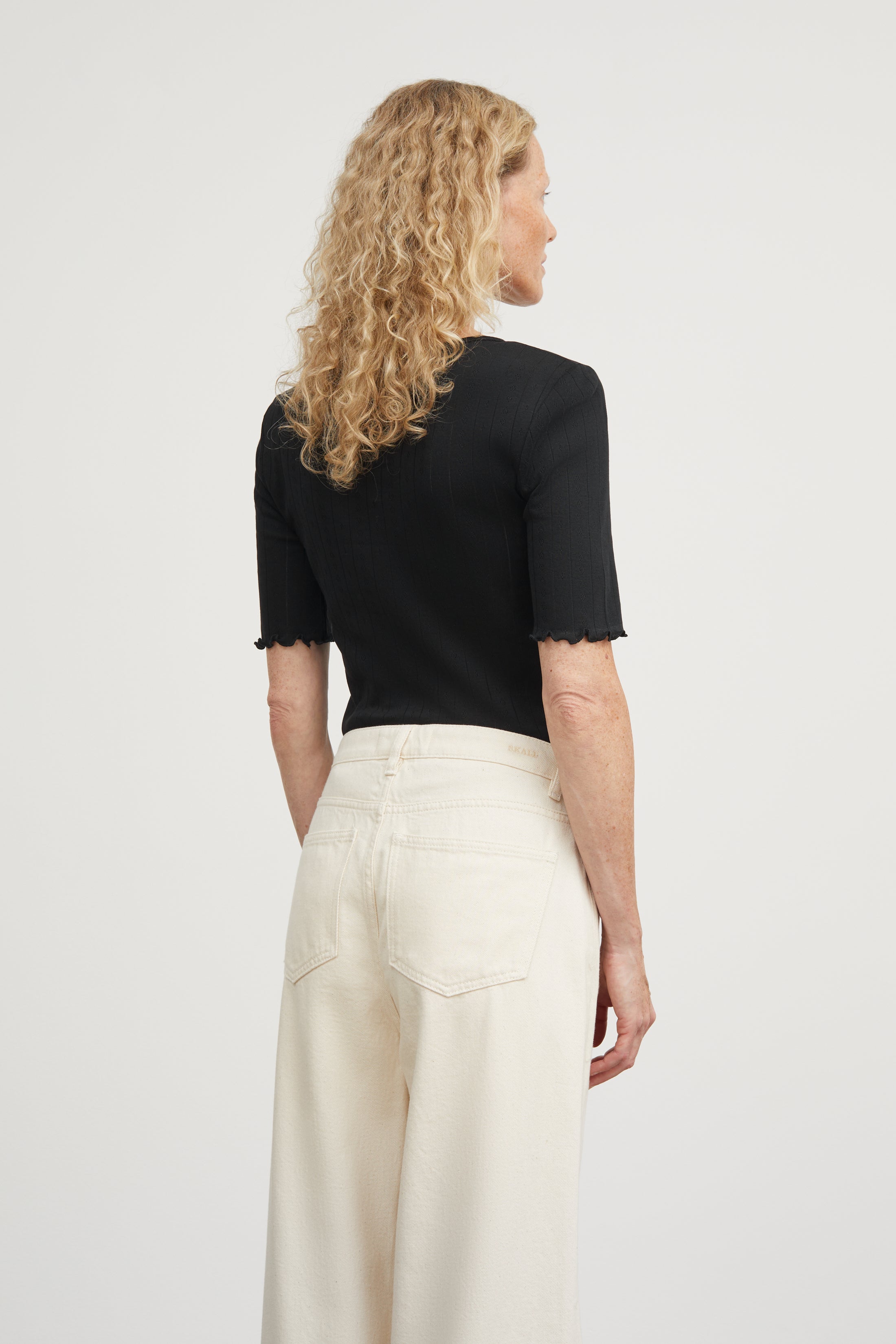 Skall Studio Edie tee T-shirt Black